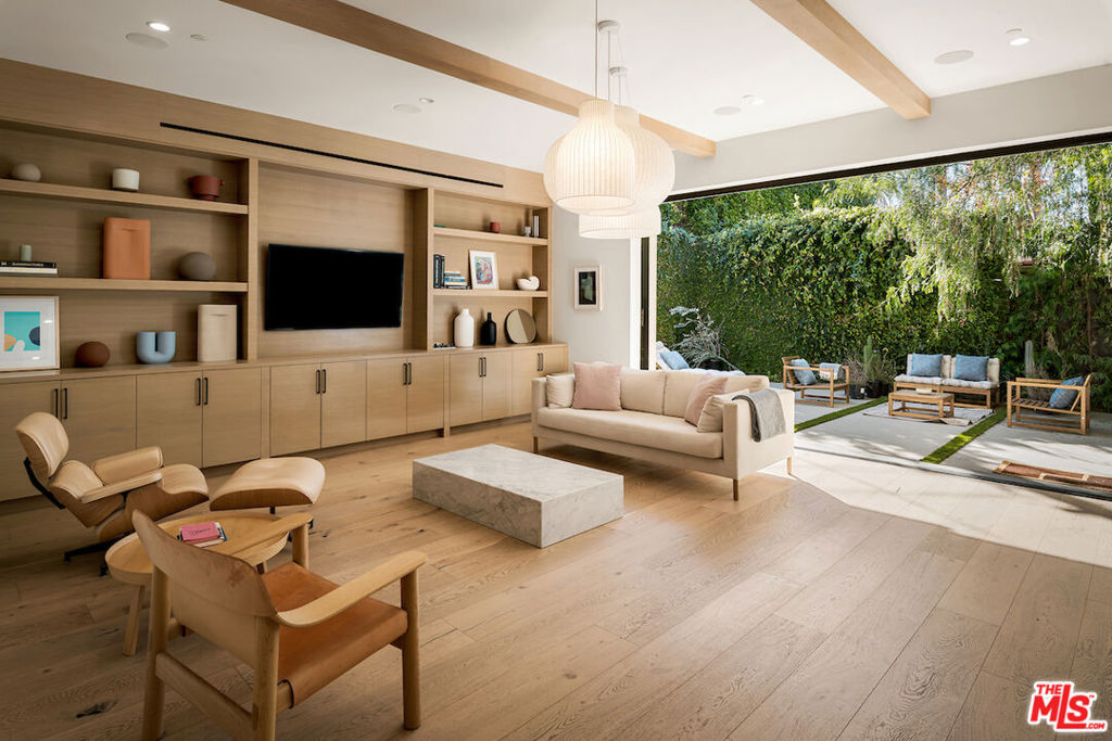 831 N Spaulding Avenue