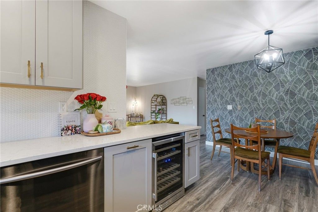 Photo of 5232 Corteen pl Pl #17, Valley Village, CA 91607 (MLS # SR26081709)