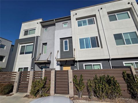 14414 Strawberry 2 Gardena CA 90247