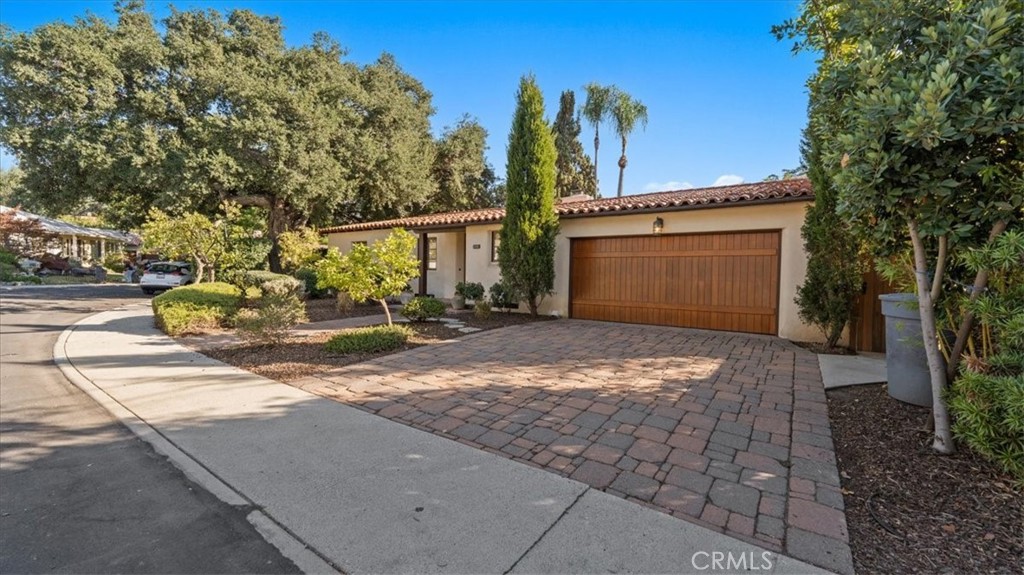 460 University Circle