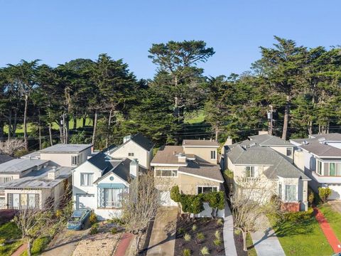 Tiny photo for 38 Wilshire Avenue, Daly City, CA 94015 (MLS # ML82037613)