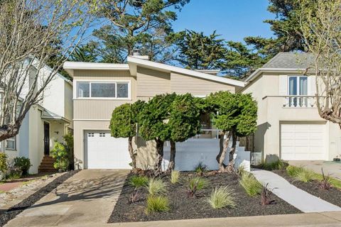 Photo of 38 Wilshire Avenue, Daly City, CA 94015 (MLS # ML82037613)