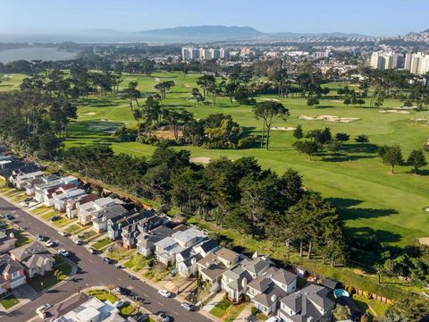 Tiny photo for 38 Wilshire Avenue, Daly City, CA 94015 (MLS # ML82037613)