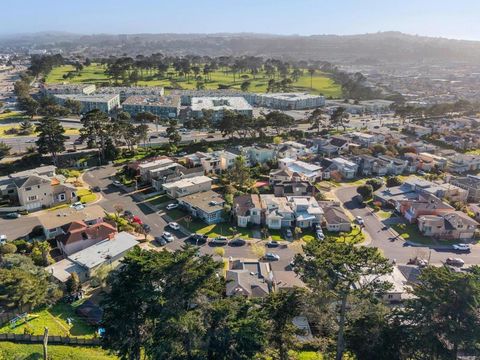 Tiny photo for 38 Wilshire Avenue, Daly City, CA 94015 (MLS # ML82037613)