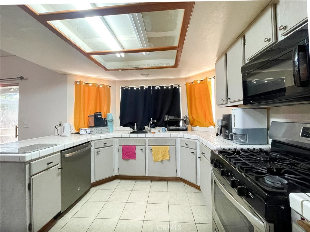 37543 Royal Court