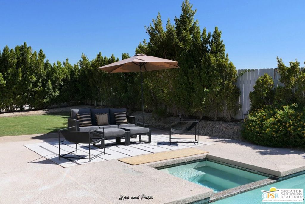 952 N Camino Condor