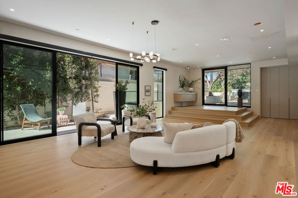 528 Marguerita Avenue