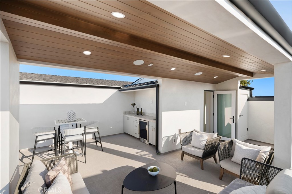 Corona del Mar North of PCH (CNHW) - Residential