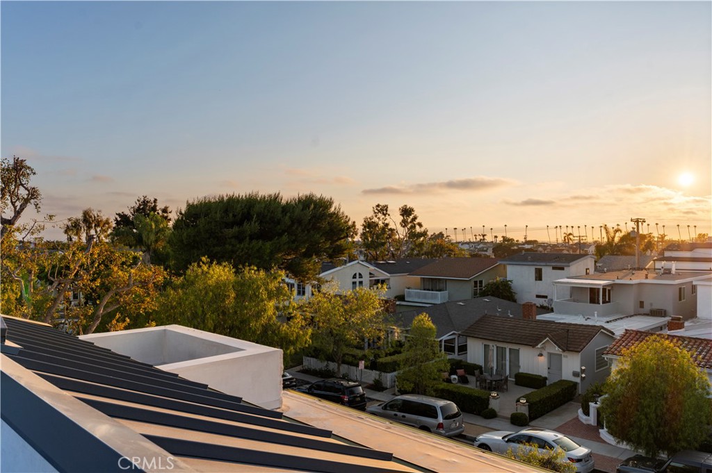 Corona del Mar North of PCH (CNHW) - Residential