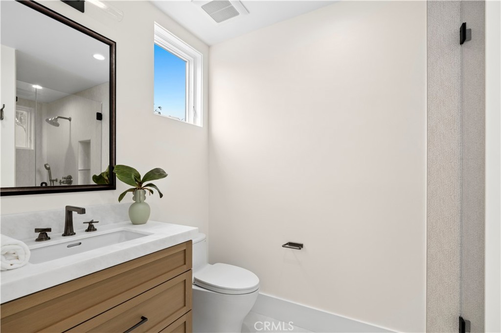 Corona del Mar North of PCH (CNHW) - Residential