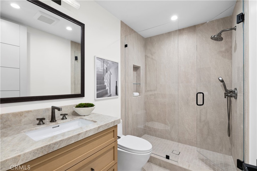 Corona del Mar North of PCH (CNHW) - Residential