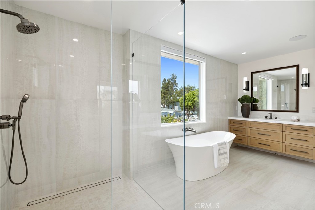 Corona del Mar North of PCH (CNHW) - Residential