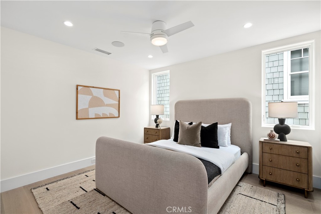 Corona del Mar North of PCH (CNHW) - Residential