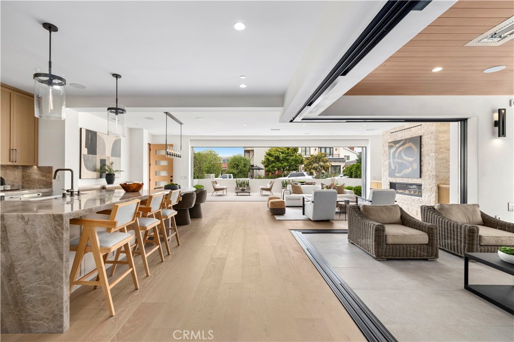 Corona del Mar North of PCH (CNHW) - Residential