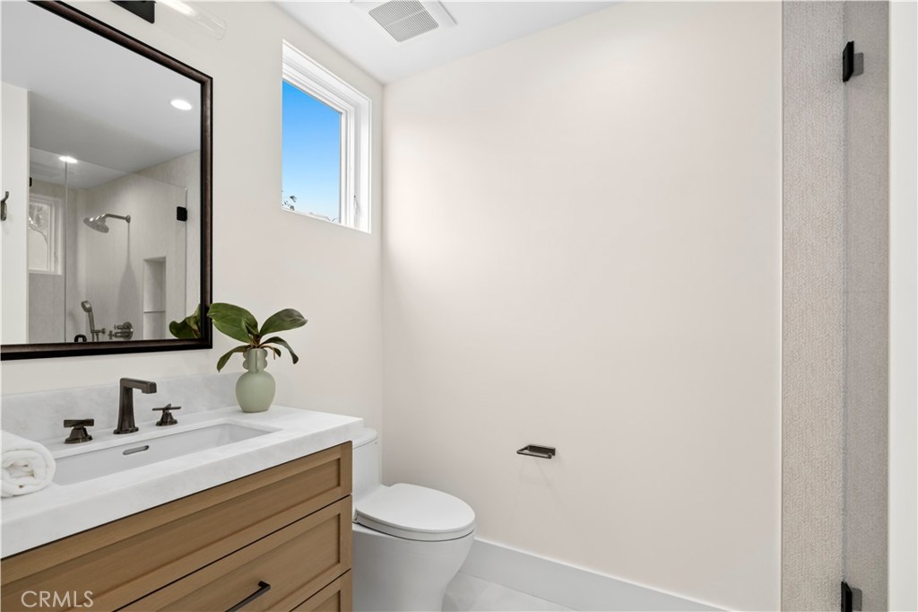 Corona del Mar North of PCH (CNHW) - Residential