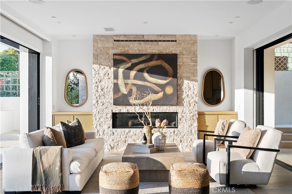 Corona del Mar North of PCH (CNHW) - Residential