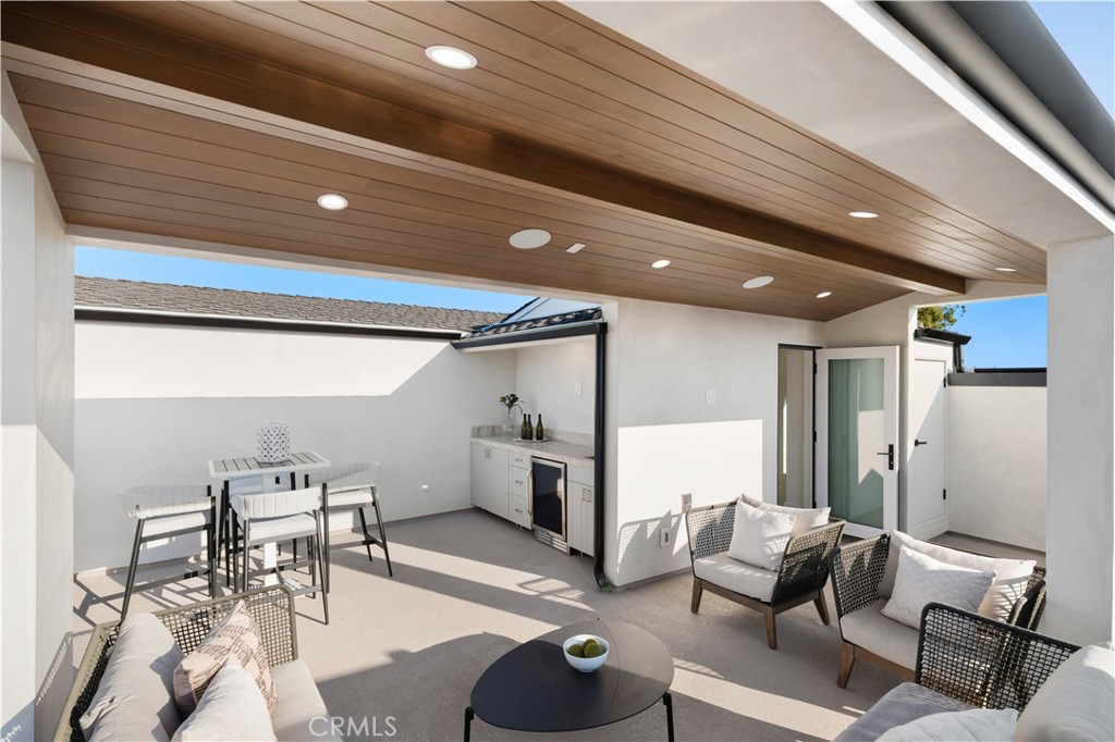 Corona del Mar North of PCH (CNHW) - Residential