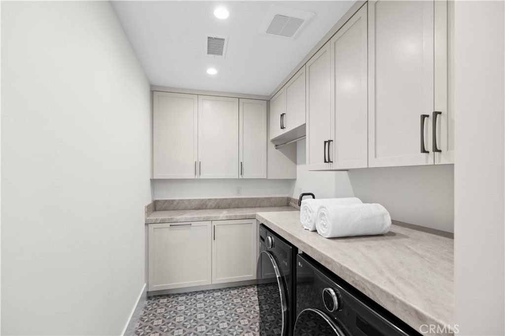 Corona del Mar North of PCH (CNHW) - Residential