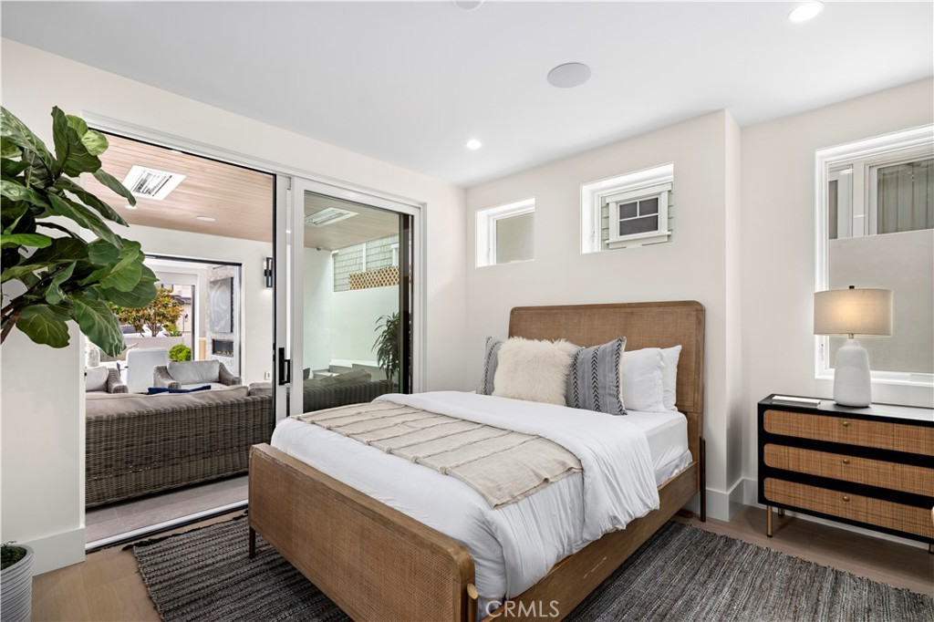 Corona del Mar North of PCH (CNHW) - Residential