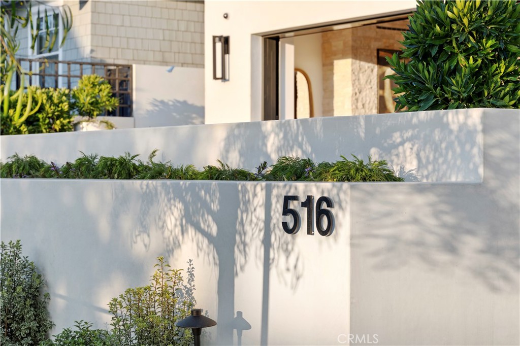 516 Larkspur Avenue