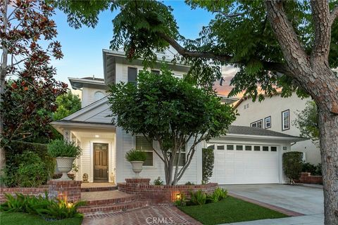 Photo of 8 Scarlet Maple Drive Dr, Ladera Ranch, CA 92694 (MLS # OC25226832)