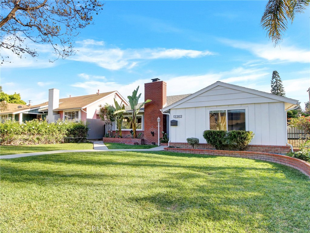 12202 Orange Dr