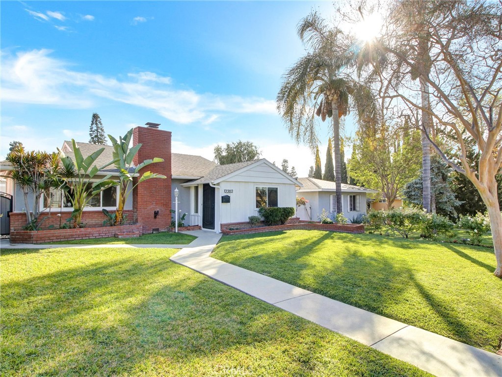 12202 Orange Dr