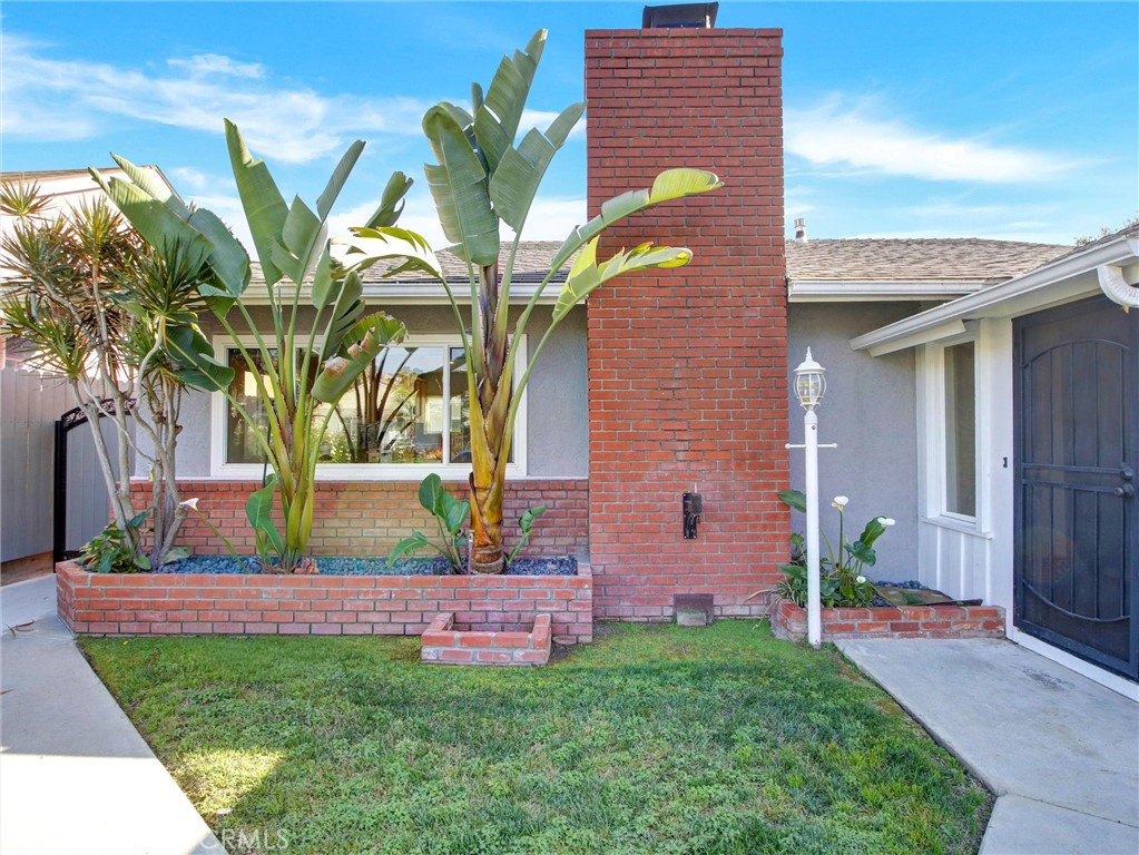 12202 Orange Dr