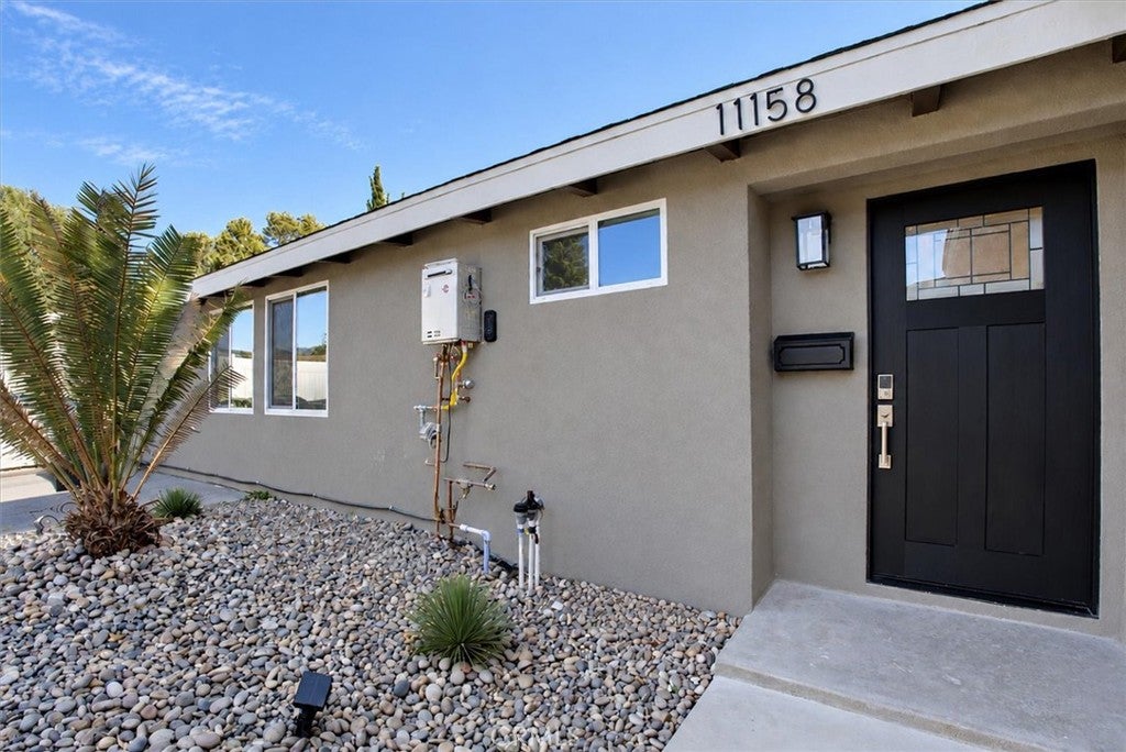 11158 Orion Ave