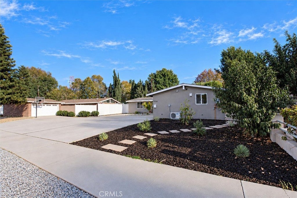 11158 Orion Ave