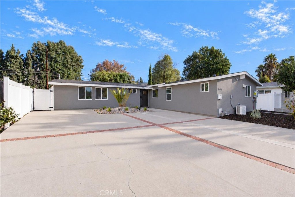 11158 Orion Ave