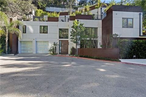 1414 Dawnridge Drive Beverly Hills CA 90210