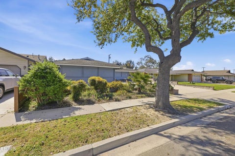 Tiny photo for 5404 Lafayette Street, Ventura, CA 93003 (MLS # V1-39166)
