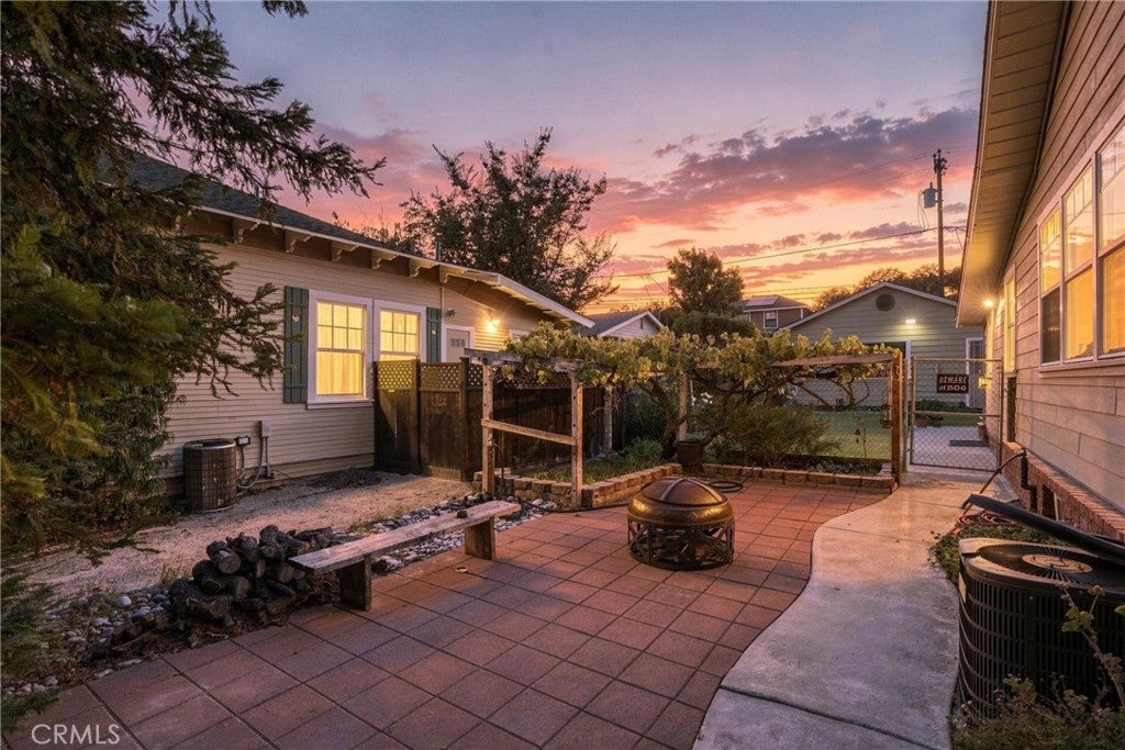 1935 Vine Street