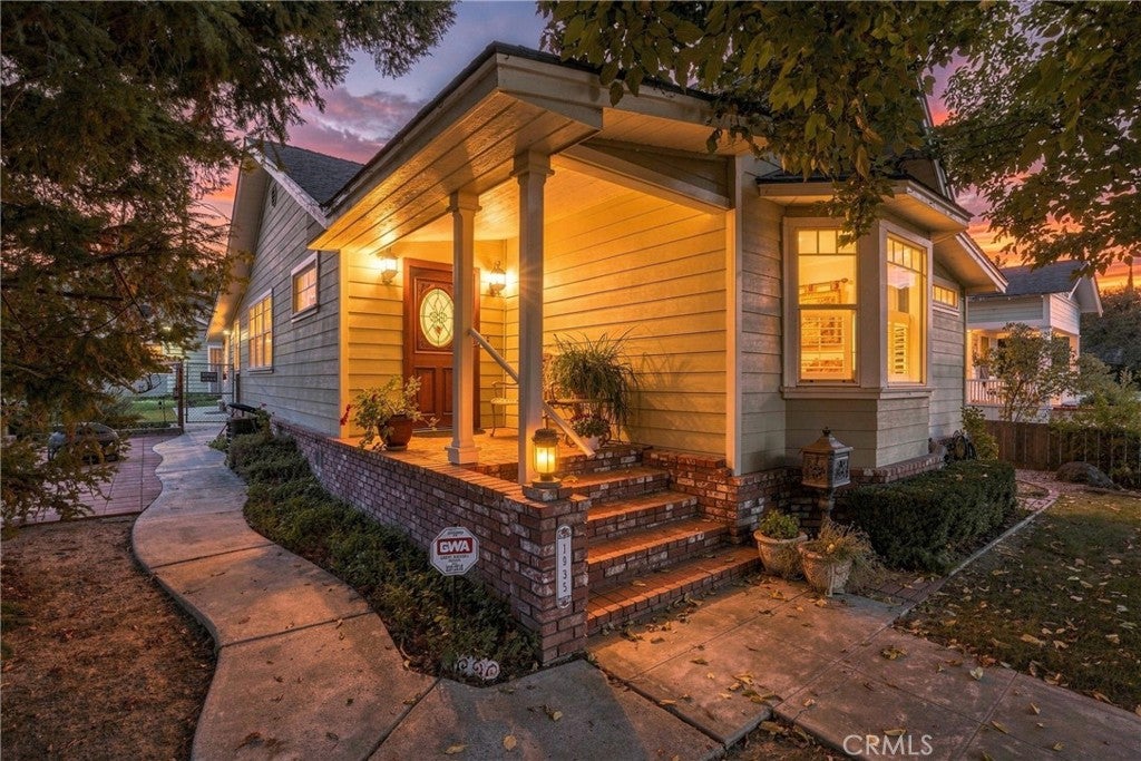 1935 Vine Street