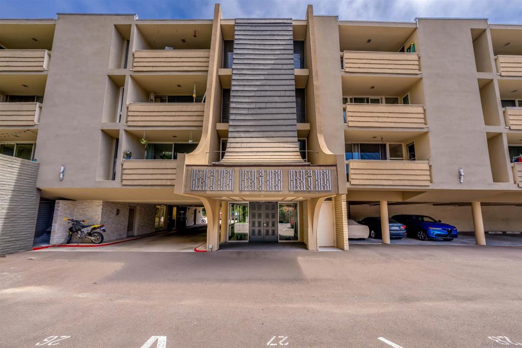 2510 Torrey Pines 212