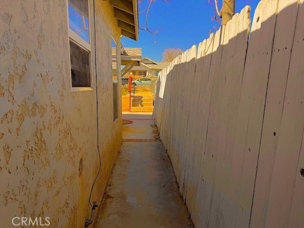 Photo of 15557 5th Street, Victorville, CA 92395 (MLS # SR26062235)