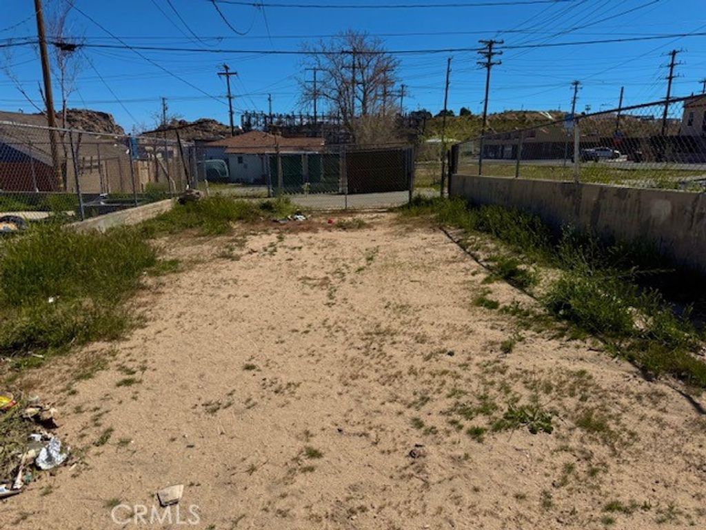 Photo of 15557 5th Street, Victorville, CA 92395 (MLS # SR26062235)