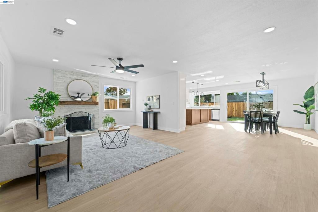 2059 Tilden Ct