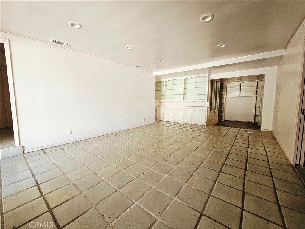 186 5th Avenue