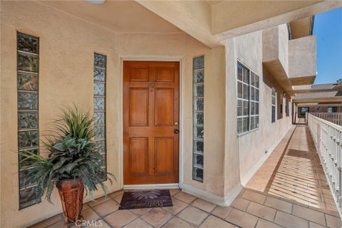 Photo of 321 W Queen Street #20, Inglewood, CA 90301 (MLS # SB26164361)