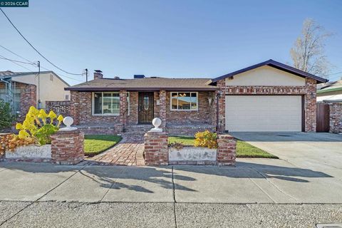 Photo of 3810 3810 Shasta Cir Cir, Pittsburg, CA 94565 (MLS # 41126250)