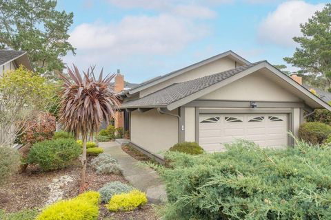 Photo of 4 Country Club #2, Pacific Grove, CA 93950 (MLS # ML82028181)