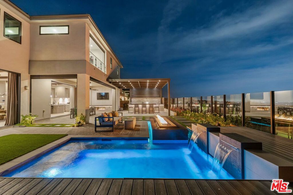 20524 W Shelley Lane