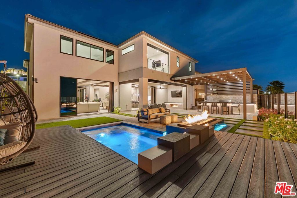 20524 W Shelley Lane