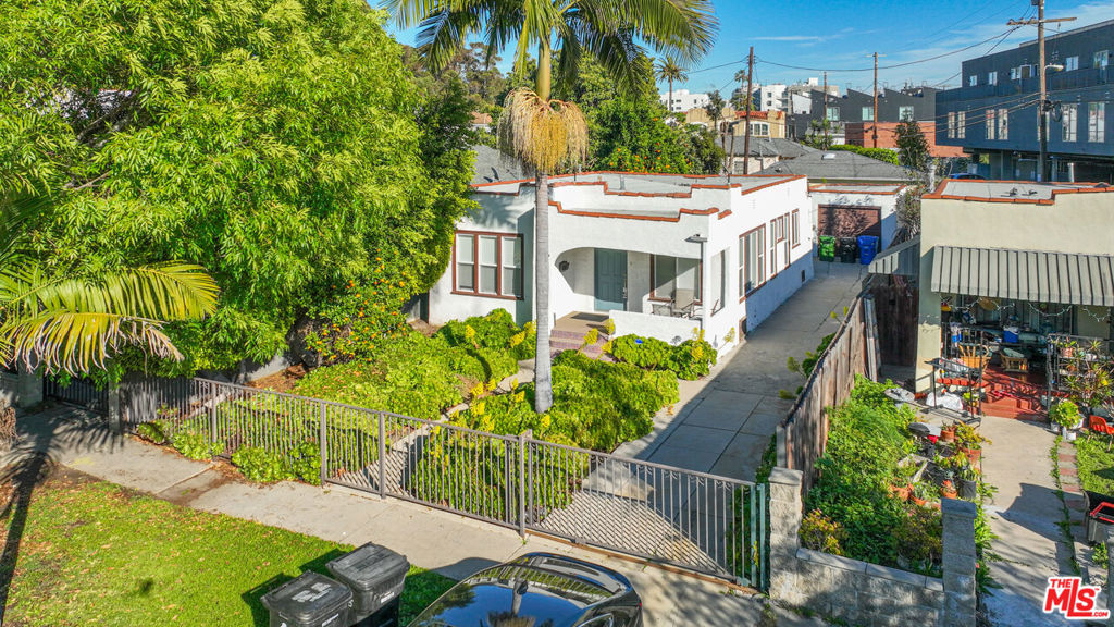 2536 S Dunsmuir Avenue