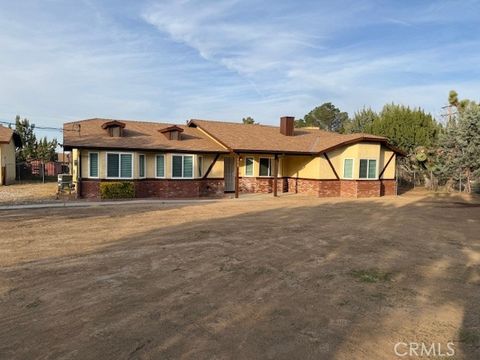 Photo of 16520 Adelia Street, Hesperia, CA 92345 (MLS # CV26057027)