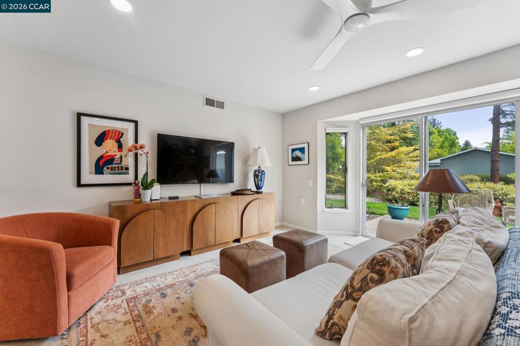 1316 Singingwood Court 4