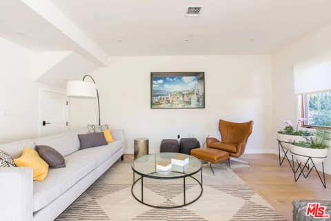 Photo of 1319 Yale Street #1, Santa Monica, CA 90404 (MLS # 26859755)
