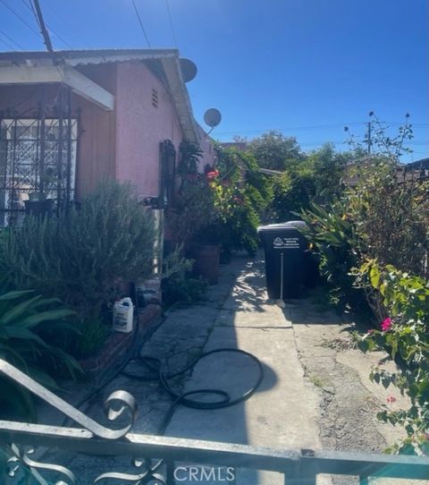 3420 Cudahy Huntington Park CA 90255